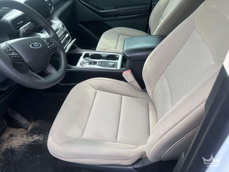 2022-ford-explorer-image-12