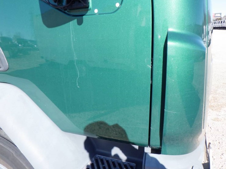 2018-peterbilt-220-image-4