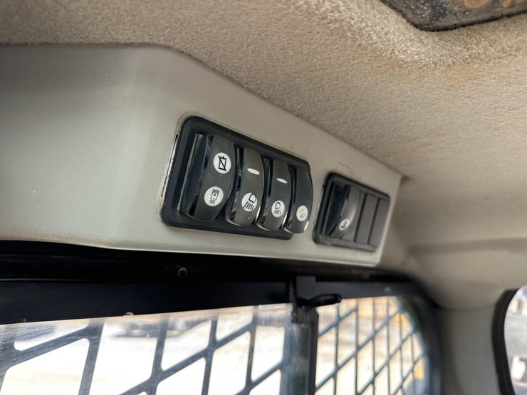 caterpillar-299d-image-30