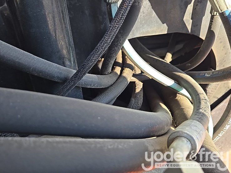 2014-jlg-600aj-image-92