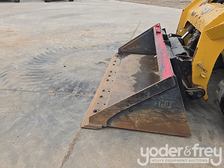 2022-caterpillar-299d3-image-33