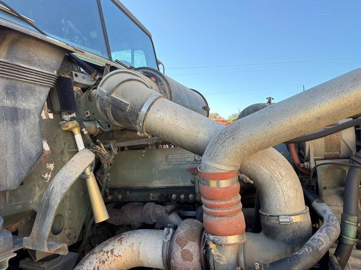 #22592-•-inop-1992-freightliner-t/a-daycab-truck-tractor-vin:-1fuymzyb1np520782-image-30