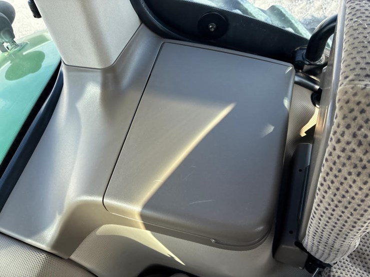 2015-john-deere-8295r-image-72