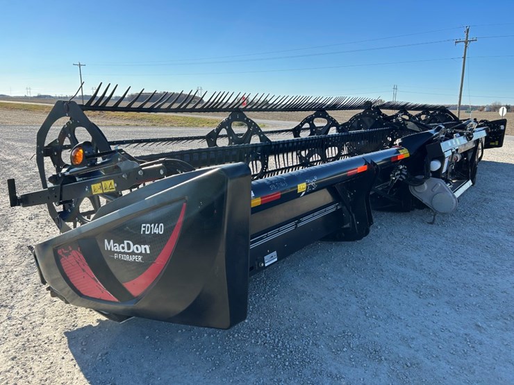 2019-mac-don-fd140-image-17