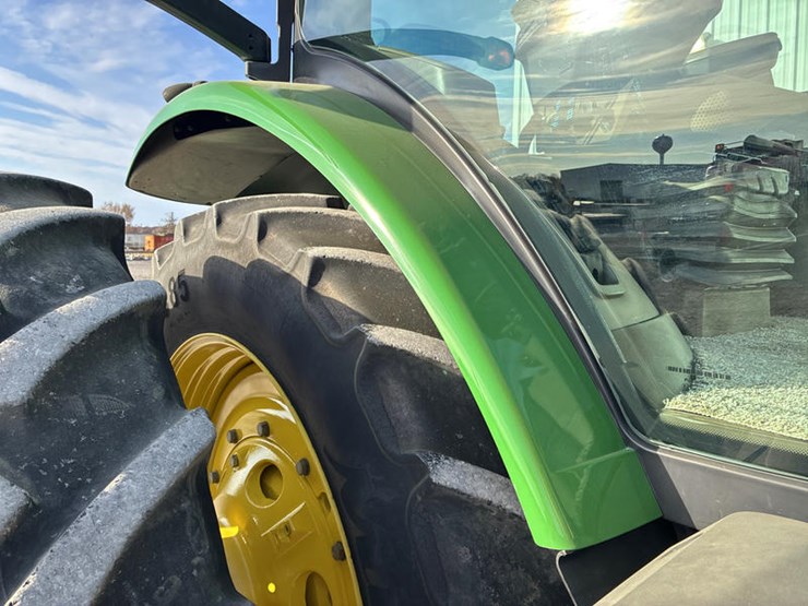 2015-john-deere-8295r-image-23