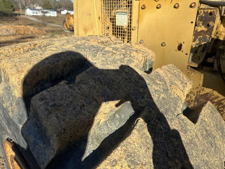 caterpillar-16g-image-79