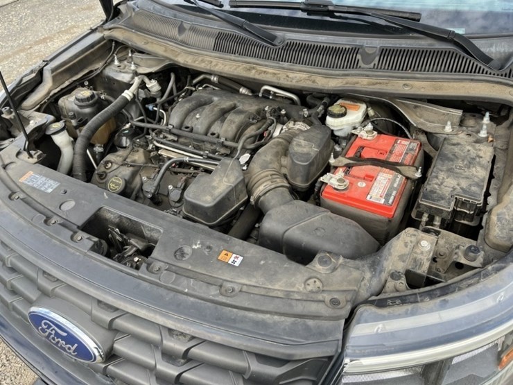 2017-ford-explorer-image-15