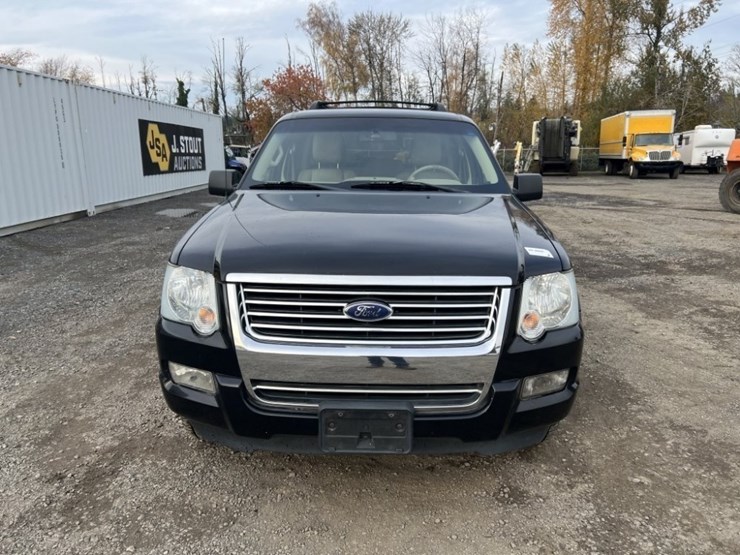 2009-ford-explorer-xlt-image-8