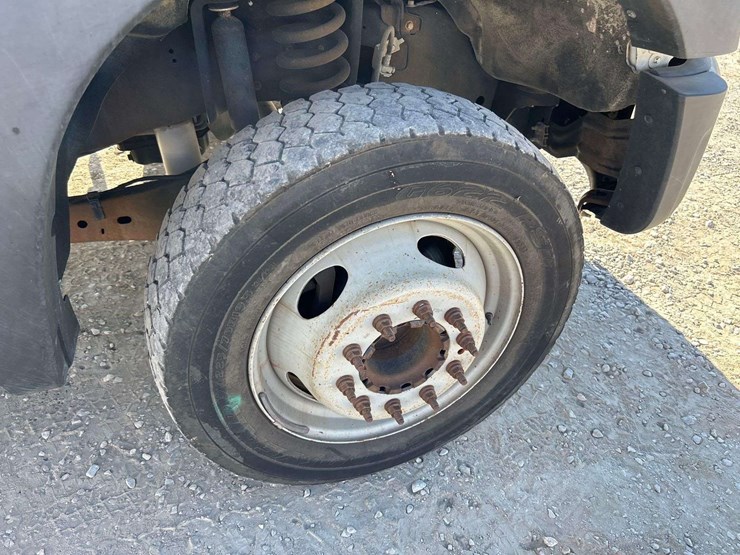 2013-ford-f450-image-28