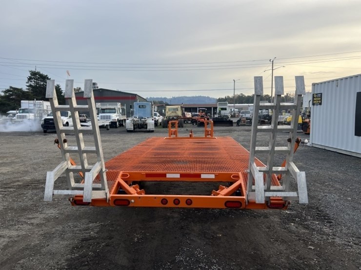 2010-bentley-t/a-sno-cat-trailer-image-5