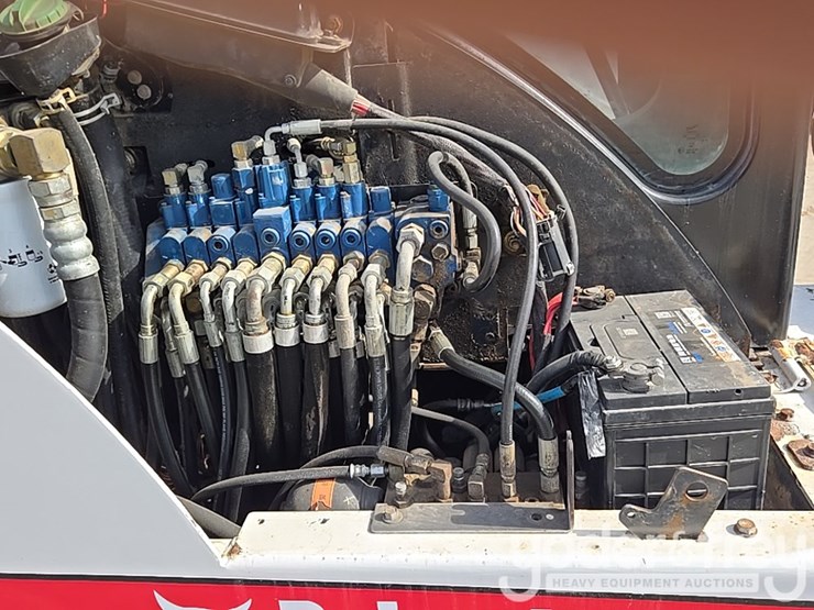 bobcat-331g-image-63