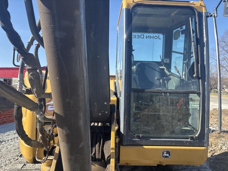 2013-deere-85d-image-15