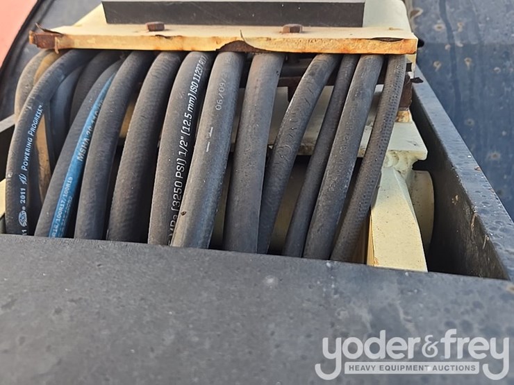 2015-jlg-600aj-image-45