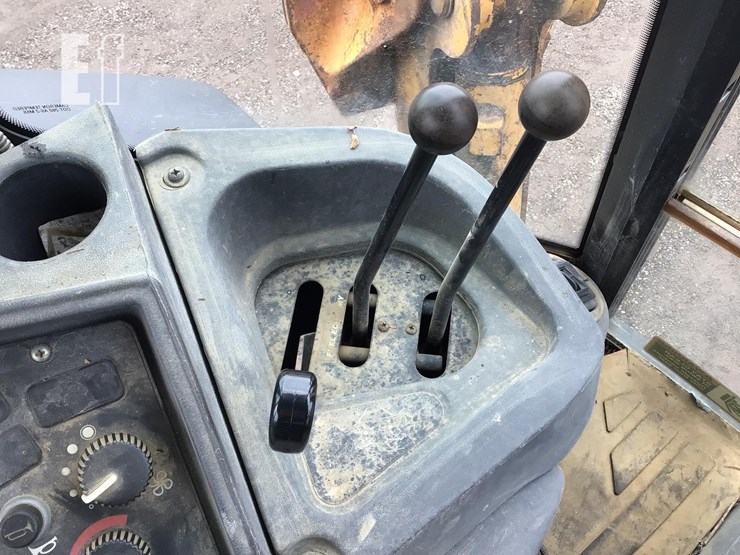 2004-deere-310g-image-18