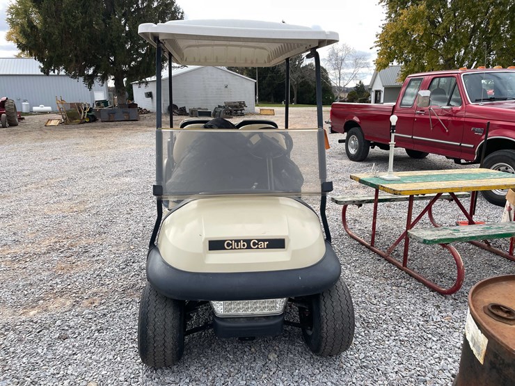 #3020-•-club-car-electric-golf-cart-image-2