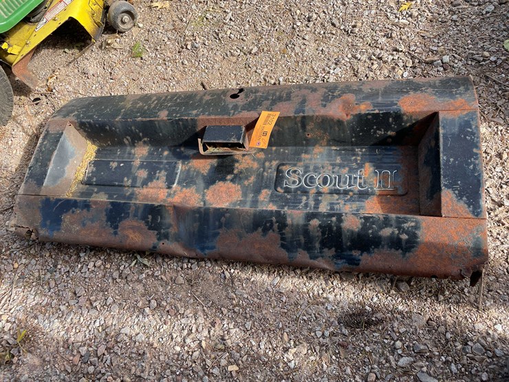 #3102-•-international-scout-ii-tailgate-image-2