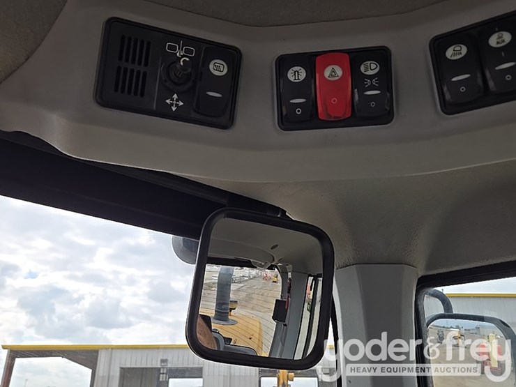 2014-caterpillar-938k-image-175