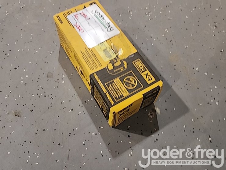 dewalt-20v-brushless-drywall-cut-out-tool-image-2