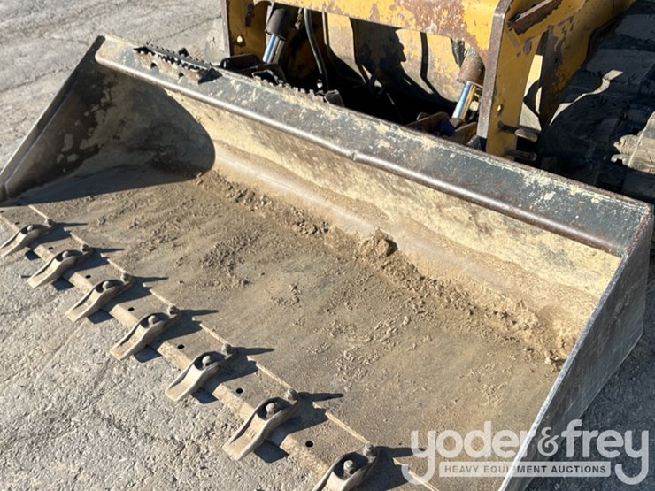 2014-caterpillar-279d-image-13