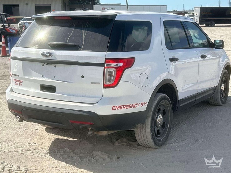 2015-ford-explorer-image-3