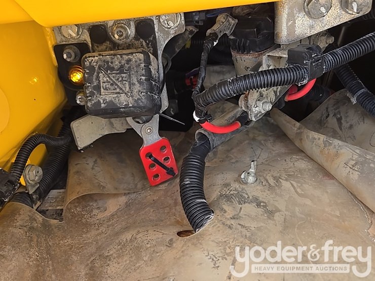 2023-komatsu-d61pxi-24-image-36