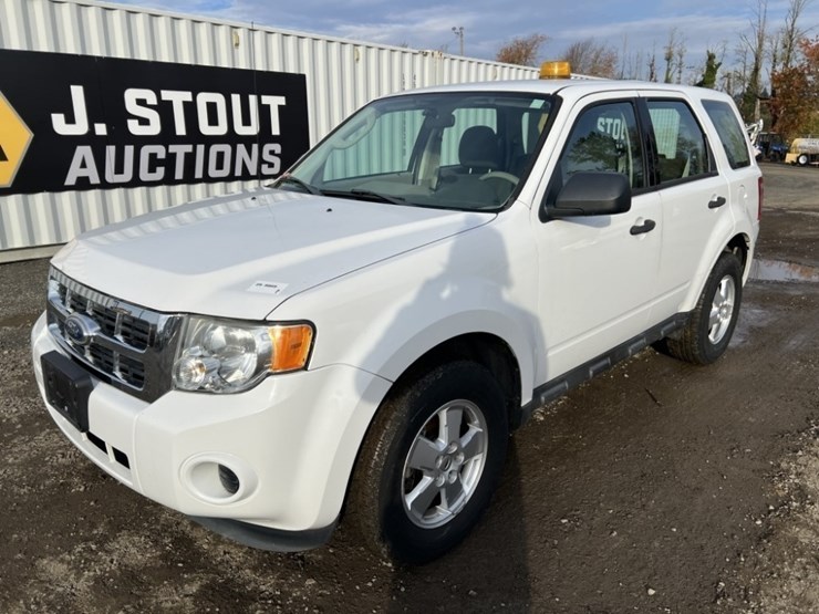 2011-ford-escape-image-1