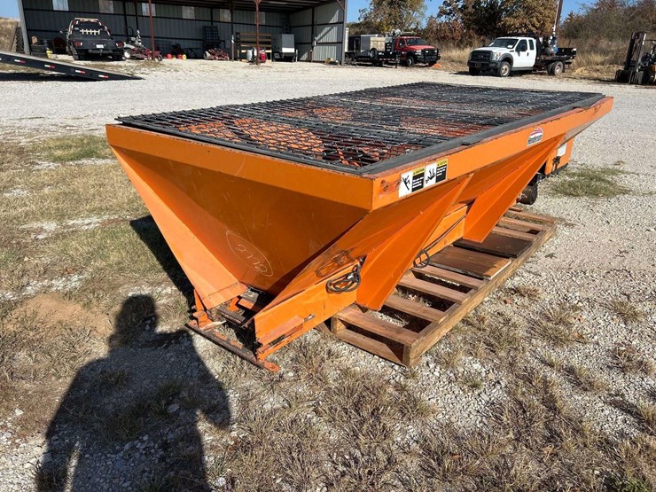 2002-henderson-fsp-sandspreader-attachment-image-4