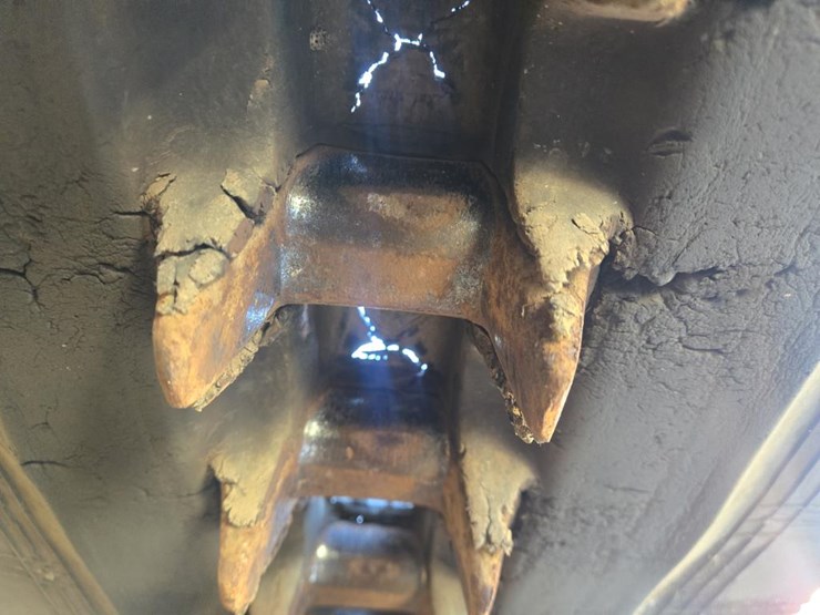 2020-caterpillar-259d3-image-48