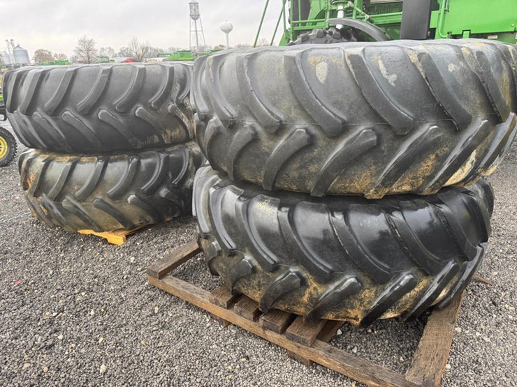 john-deere-4830-image-1