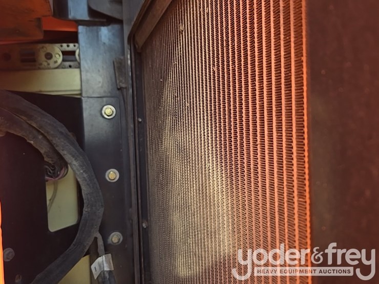 2014-jlg-600aj-image-81