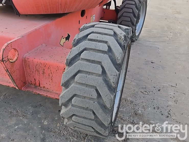 2015-jlg-600aj-image-11