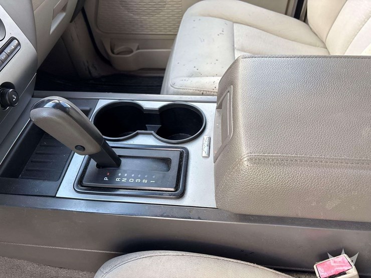 2012-ford-expedition-image-16