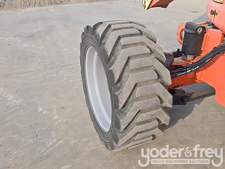 2014-jlg-600aj-image-21