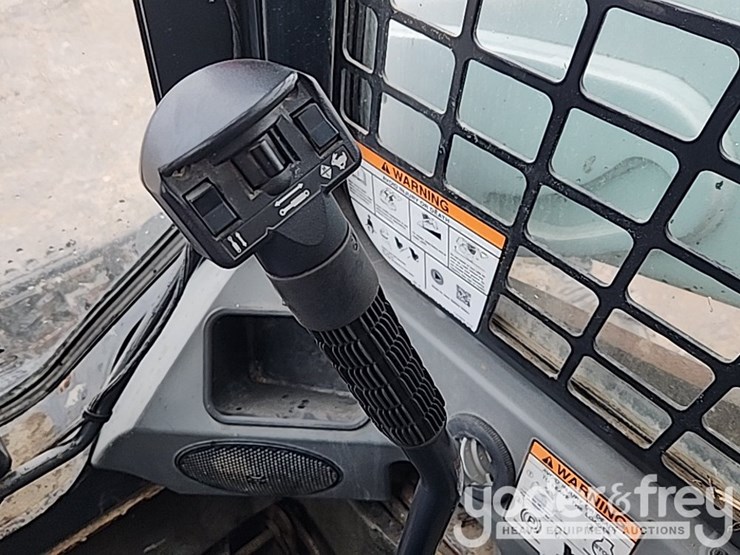 2018-bobcat-s570-image-29