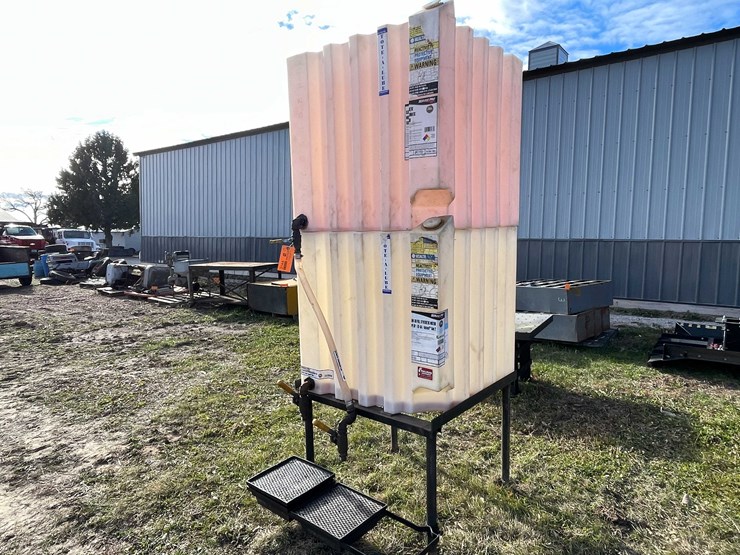 #3144-•-tote---a---lube-oil-dispenser-image-1