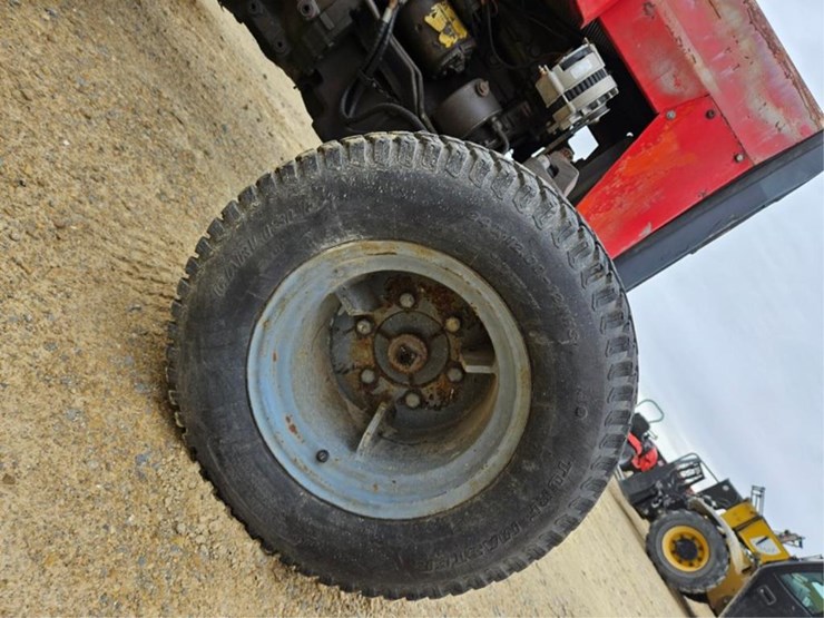 massey-ferguson-240-image-33