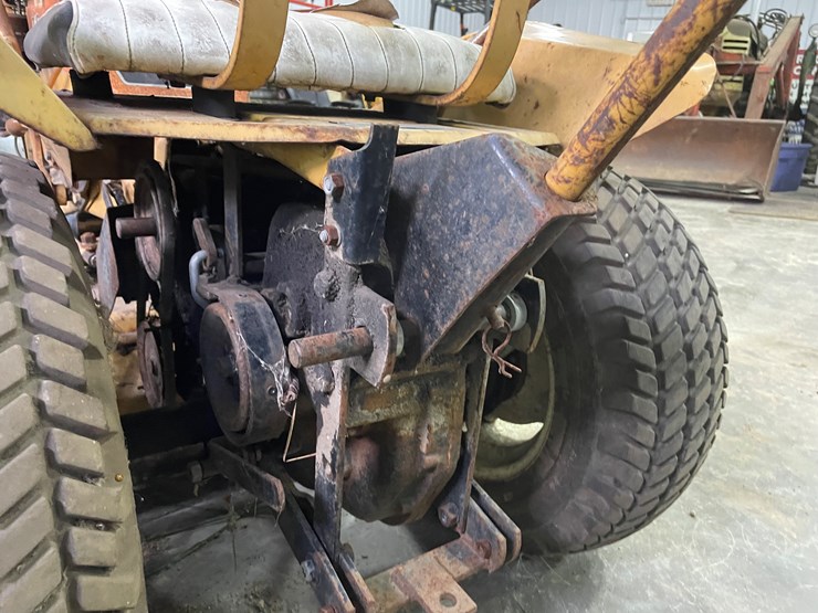 #3032-•-allis-chalmers-b10-lawn-mower-image-7