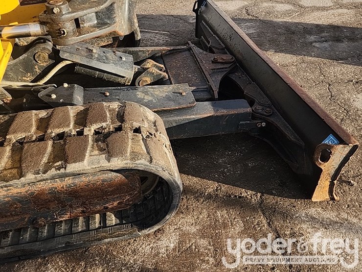 2020-deere-60g-image-10