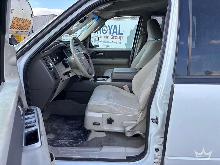 2012-ford-expedition-image-12