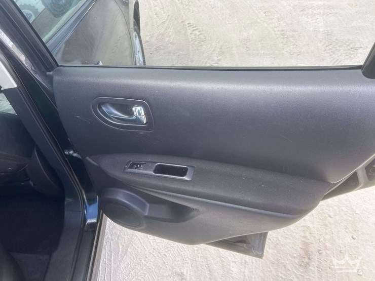 2012-nissan-rogue-image-23