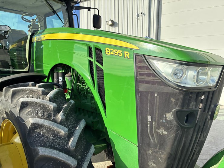 2015-john-deere-8295r-image-16