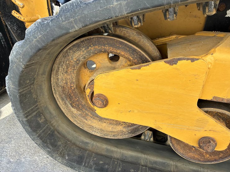 2018-caterpillar-259d-image-23