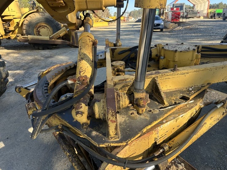 caterpillar-16g-image-33