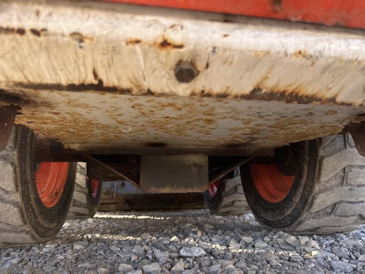 2015-bobcat-s70-image-38