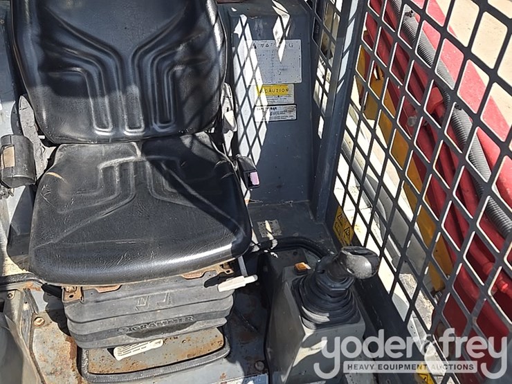 2019-takeuchi-tl8-image-40