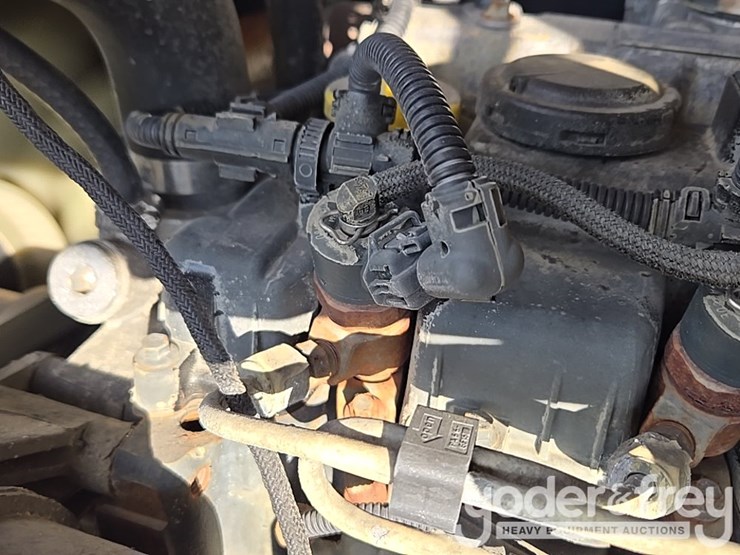 2014-jlg-600aj-image-95