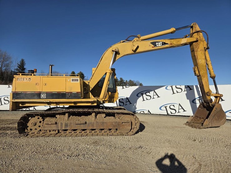 caterpillar-235-image-6