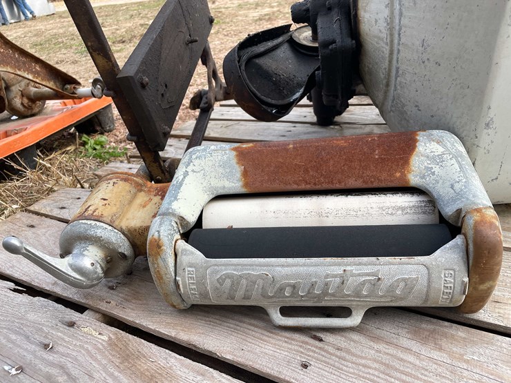 #3136-•-vintage-maytag-washing-machine-image-6