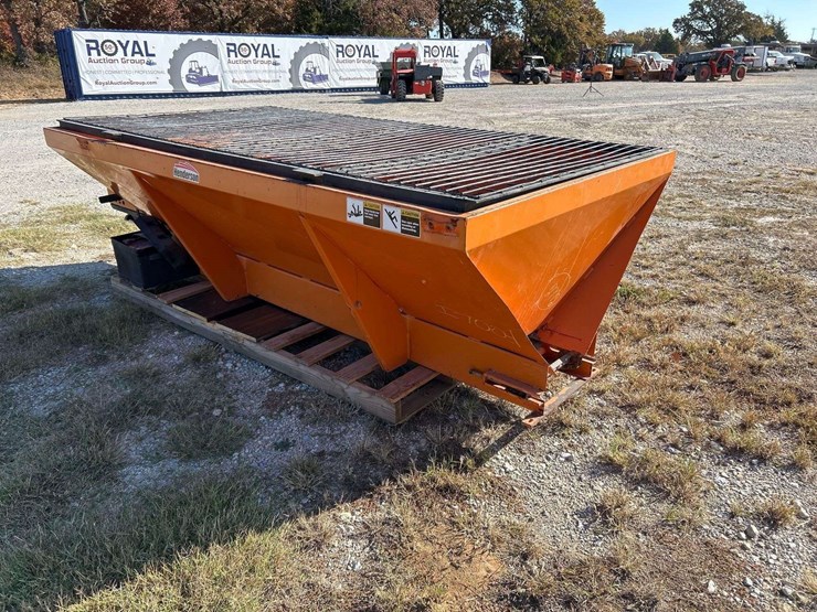 2002-henderson-fsp-sandspreader-attachment-image-3