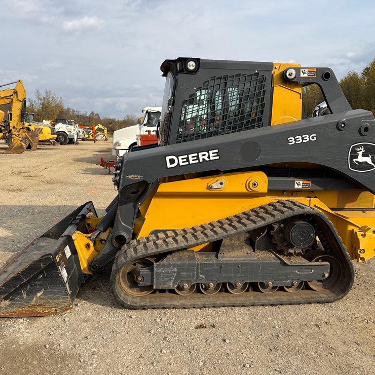 2023 DEERE 333G